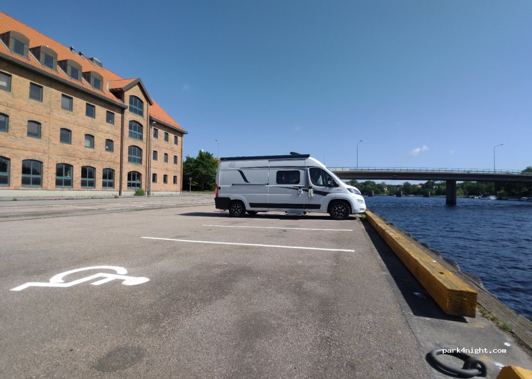 (311 74) Falkenberg - 35 Hamngatan — foto 2