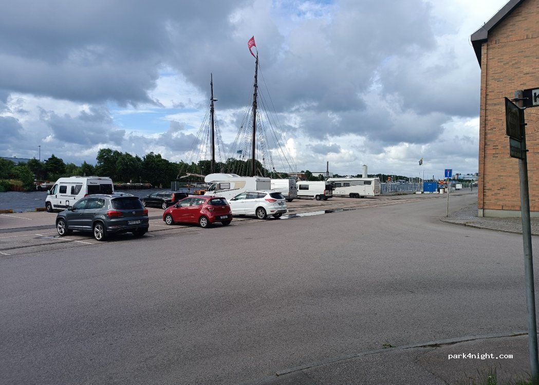 (311 74) Falkenberg - 35 Hamngatan — foto 4
