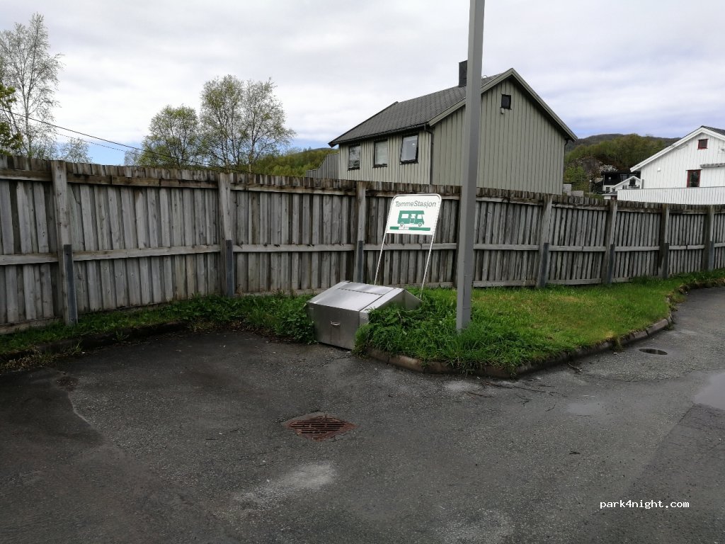 (8050) Tverlandet - 13 Grindveien — foto