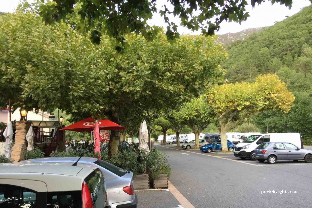 (05700) Serres - Place du Lac — foto
