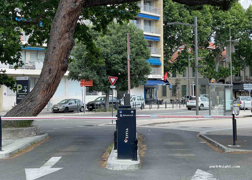 (13100) Aix-en-Provence - 1 Rue Gustave Desplaces — foto 2