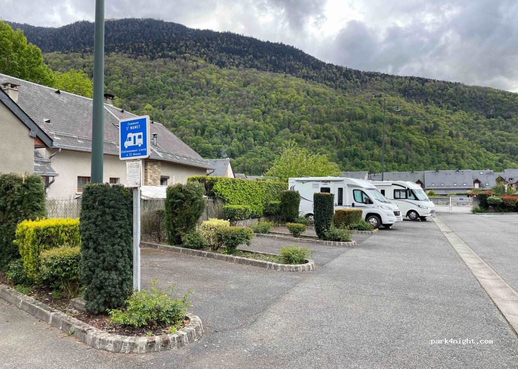 Aire de camping-cars Saint-Mamet — foto 4