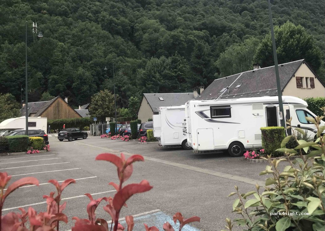 Aire de camping-cars Saint-Mamet — foto 5