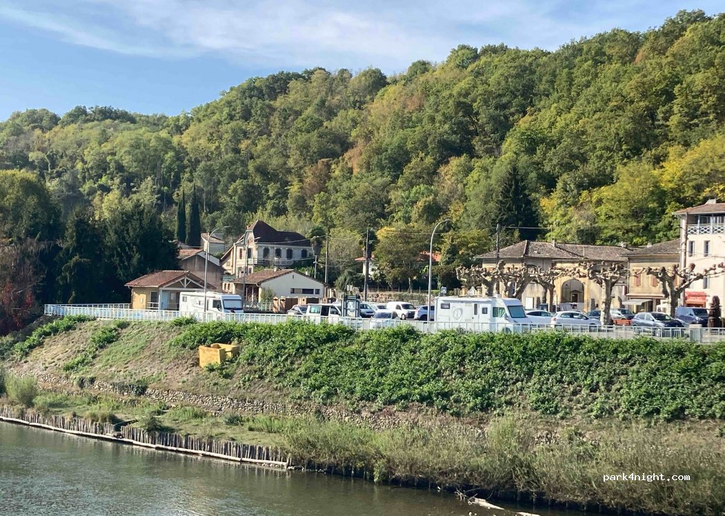 Aire de camping-cars Saint-Martory — foto 3