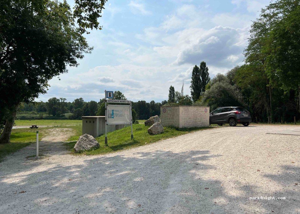 (47450) Saint-Hilaire-de-Lusignan - D813 — foto 3