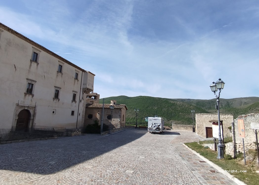 (67020) Navelli - 42 Piazza San Sebastiano — foto 3