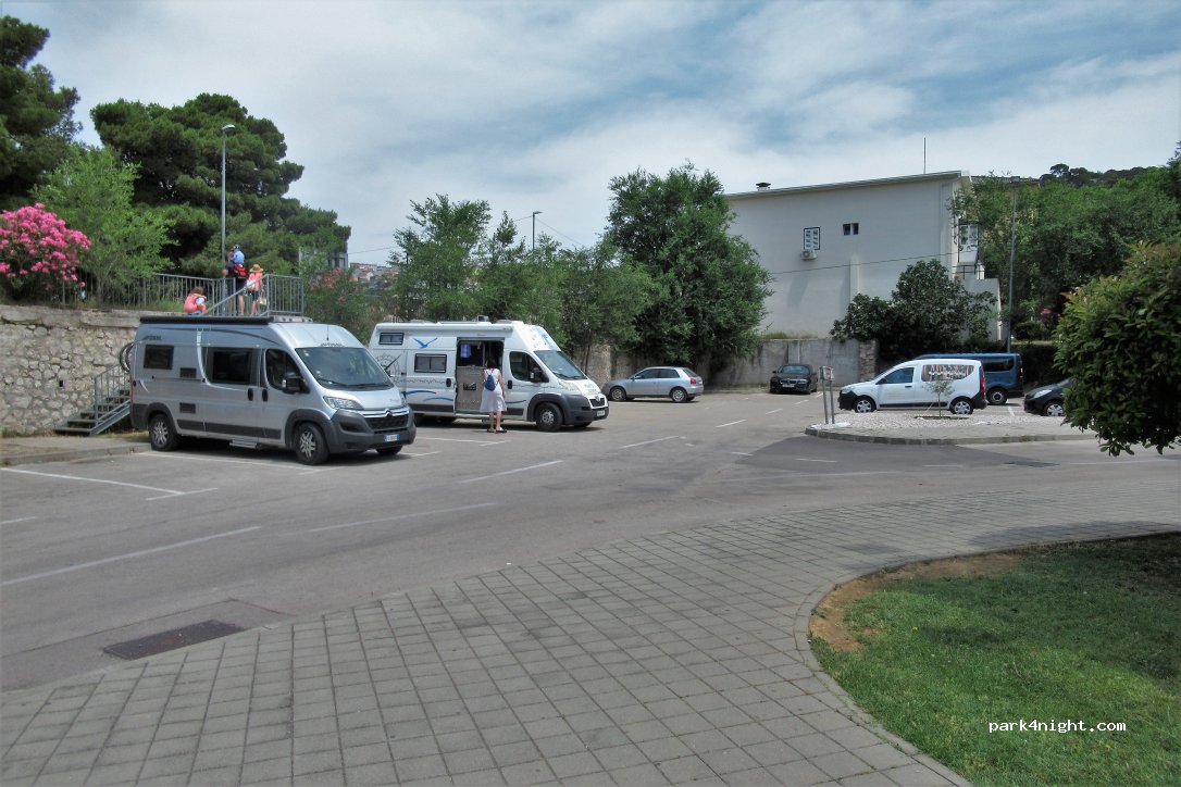 (22000) Šibenik - 33-35 prilaz tvornici — foto 2