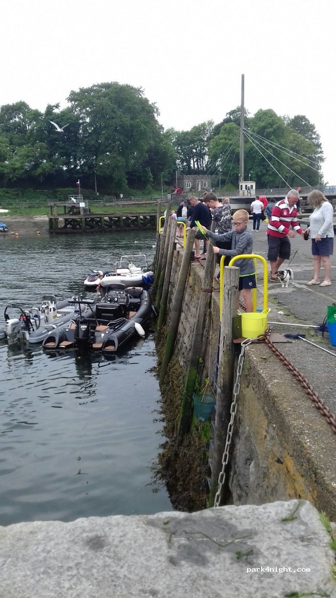 (LL55 2AY) Caernarfon - Castle Ditch — foto 2