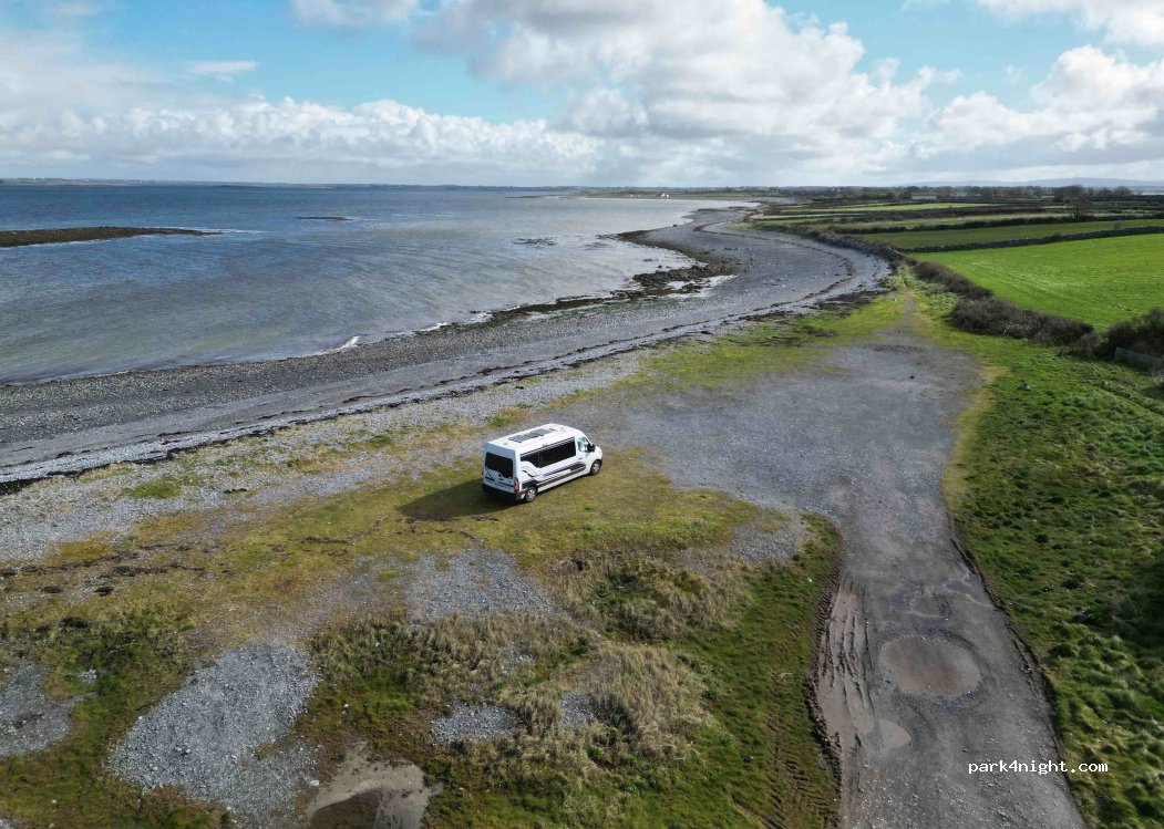 (H91 A0F5) Galway - Unnamed Road — foto