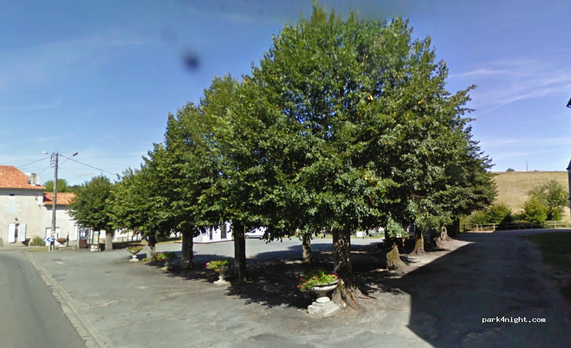 (16620) Montboyer - Le Bourg — foto