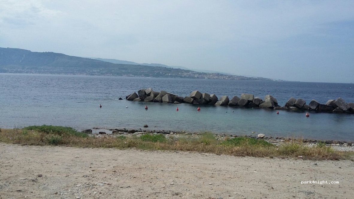 (98165) Messina - 125 Via Circuito , Torre Faro — foto
