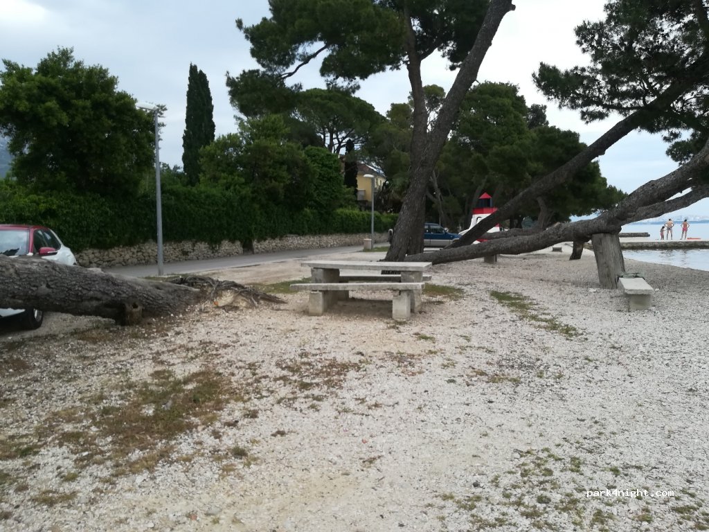 (21215) Kaštel Lukšić - Šetalište Braće Butir — foto