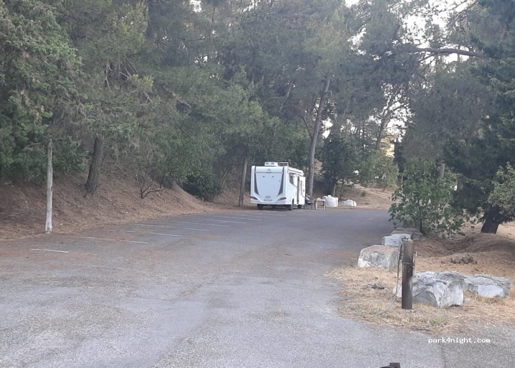 (13160) Châteaurenard - 15 Impasse des Tours — foto