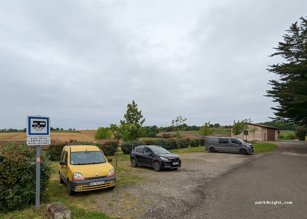 (32160) Beaumarchés - Chemin de Ronde — foto 4