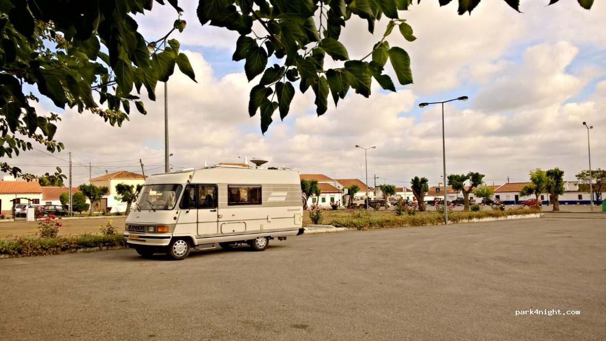 (7470) Cano - Avenida do Rancho Folclórico — foto