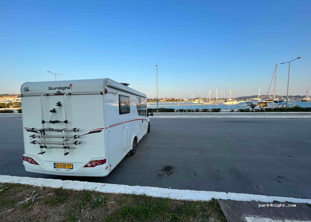 (213 00) Porto Cheli - Eparchiaki Odos Porto Cheli - Kosta — foto