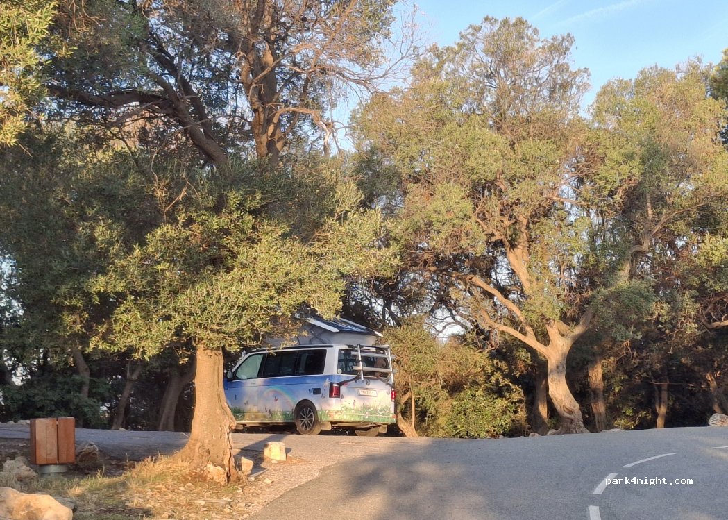 (06300) Nice - 44 Route Forestière du Mont-Boron — foto 3