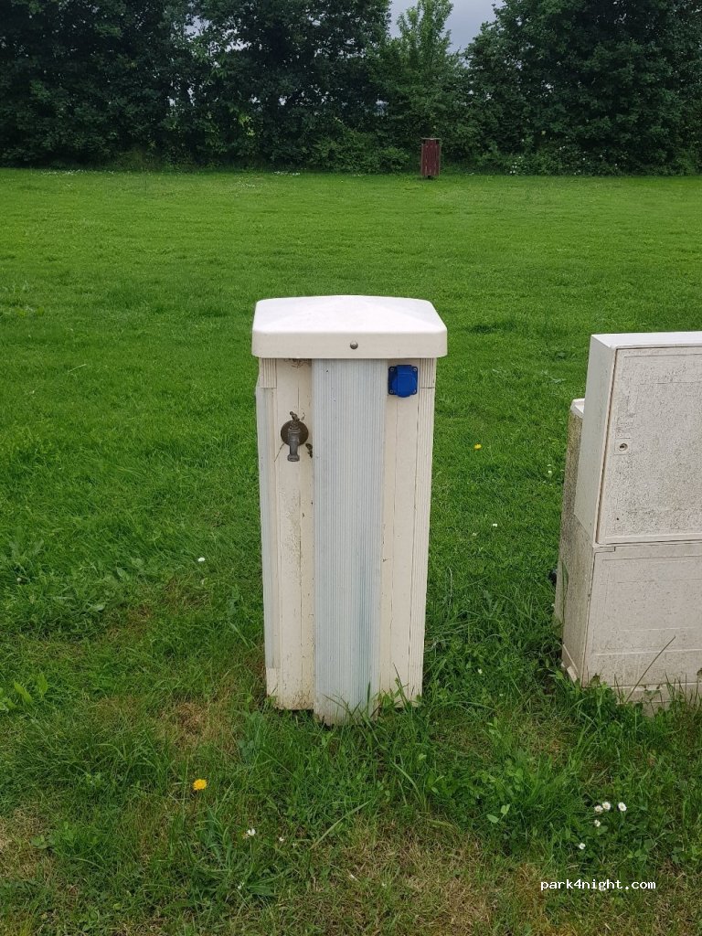 (35640) Martigné-Ferchaud - Parking — foto 2