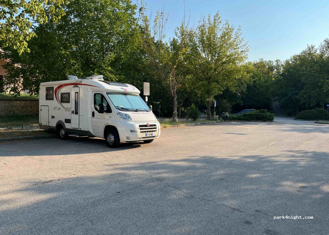 Sosta camper comunale Acquasparta — foto 2