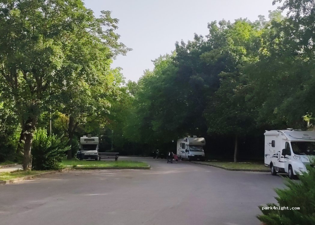 Sosta camper comunale Acquasparta — foto 3