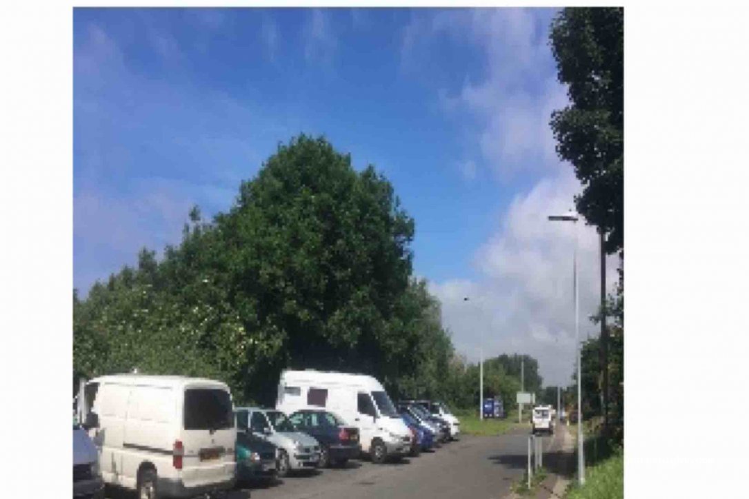 (BN9 0PN) Newhaven - 12 Avis Road — foto