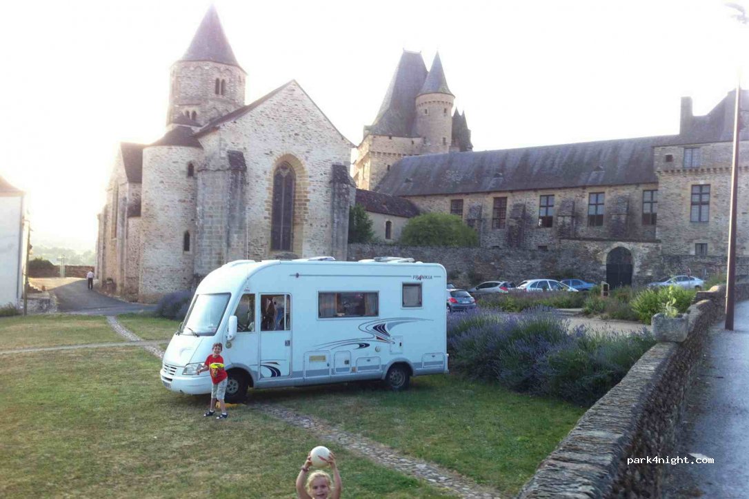 (24630) Jumilhac-le-Grand - 7 Boulevard du Pigeonnier — foto 2