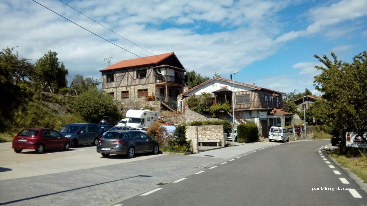 (37610) Mogarraz - 2-4 Calle los Castillos — foto