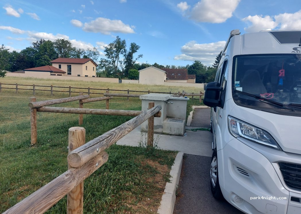 (42210) Montrond-les-Bains - Rue du Vieux-Château — foto 2