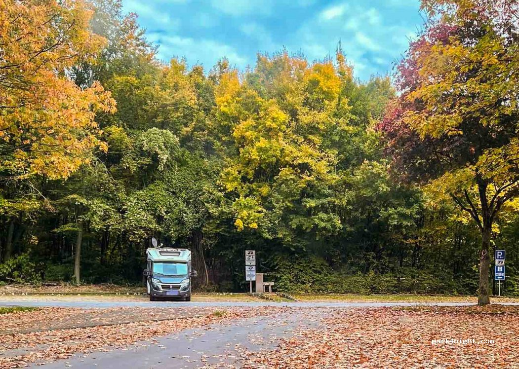 Wohnmobil Stellplatz am Freibad Stromberg — foto 4