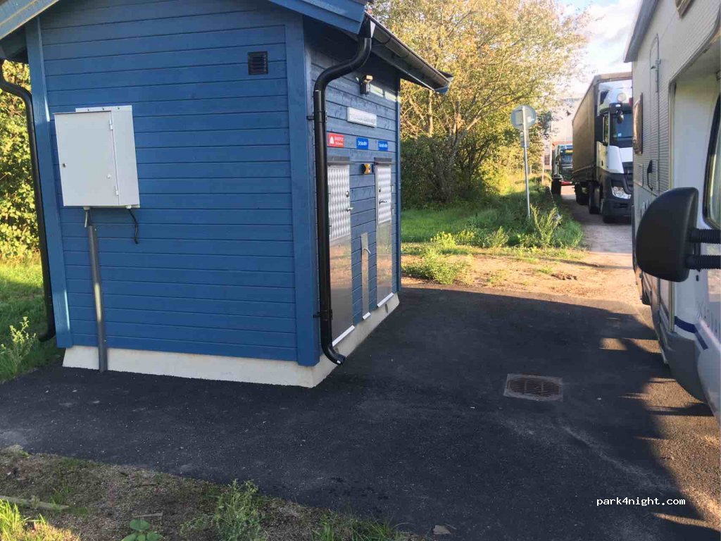 (611 38) Nyköping - 11 Idbäcksvägen — foto 2