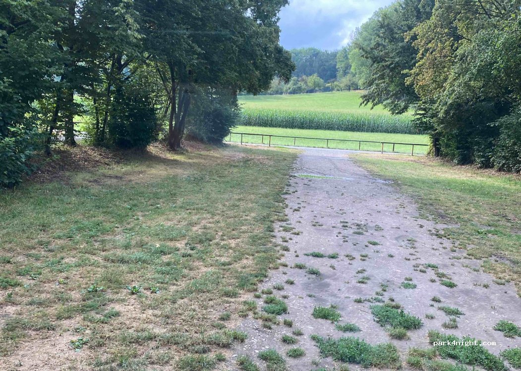 Parkplatz Freibad Hoheneck — foto 2