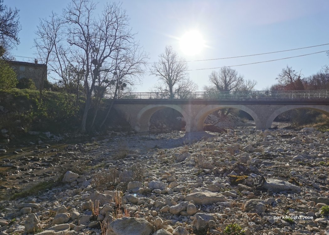 (84750) Saint-Martin-de-Castillon - D48 — foto 3