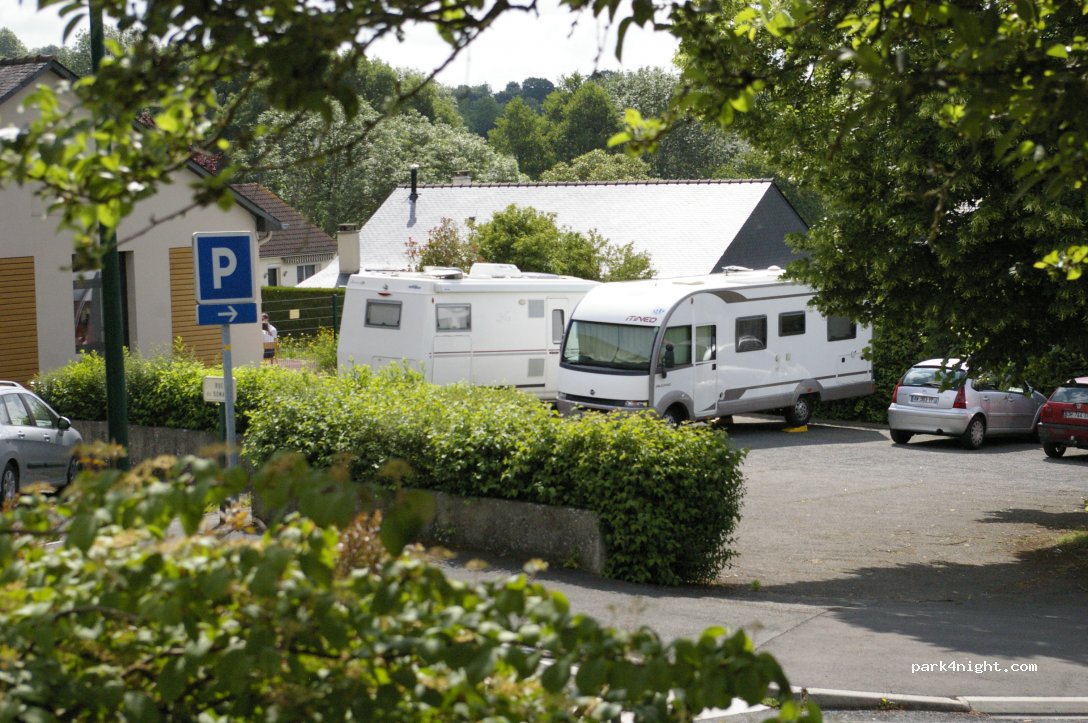 (53260) Parné-sur-Roc - 2 Rue du Domaine — foto