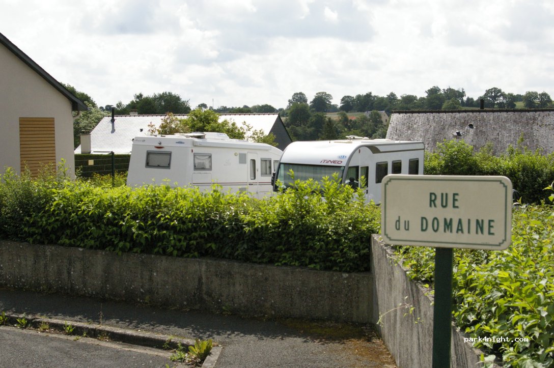 (53260) Parné-sur-Roc - 2 Rue du Domaine — foto 2