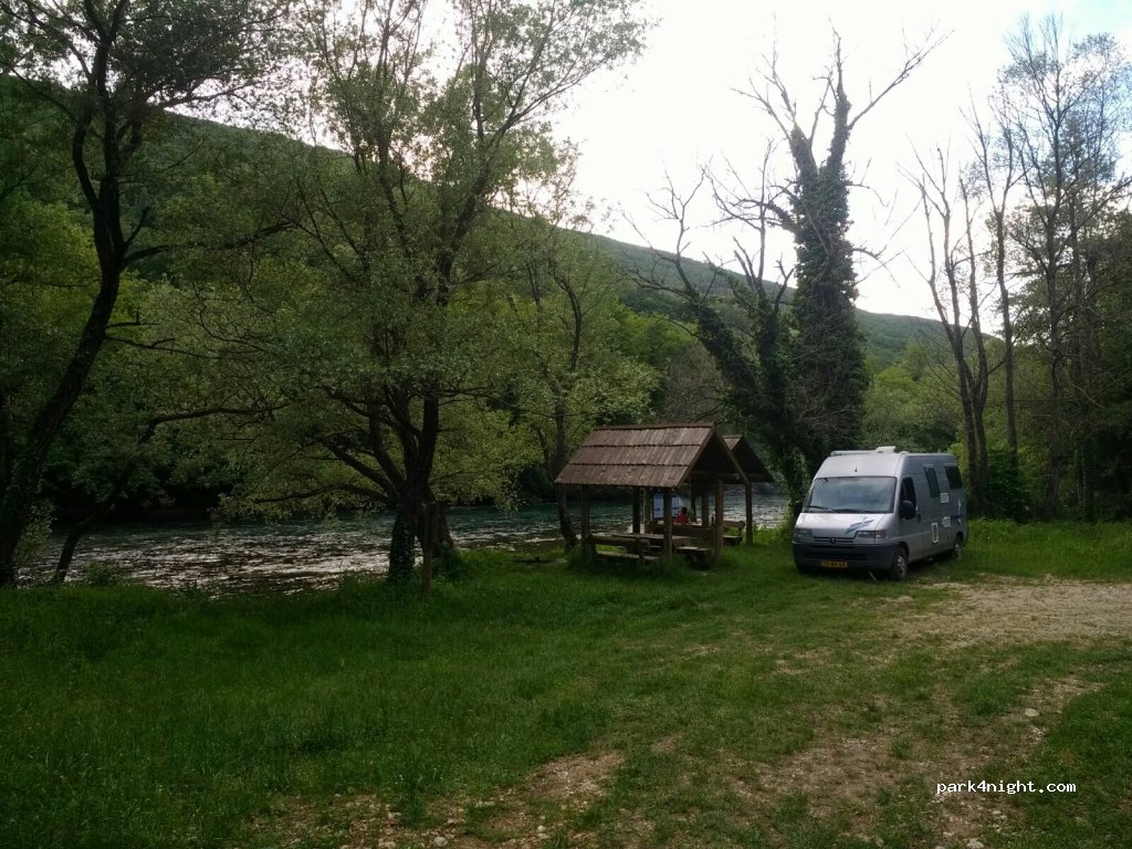 (77000) Bihać - R408 — foto
