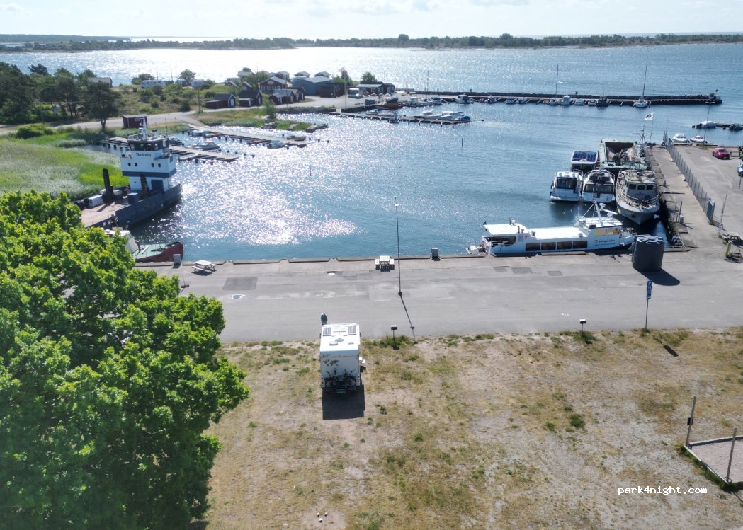 (370 23) Hasslö - 10-12 Hamnvägen — foto 2