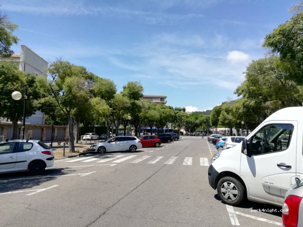 (13008) Marseille - 1 Avenue du Parc Borély — foto 2