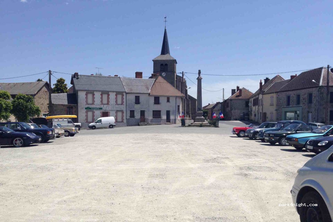 (23420) Mérinchal - 11 Place du Marché — foto