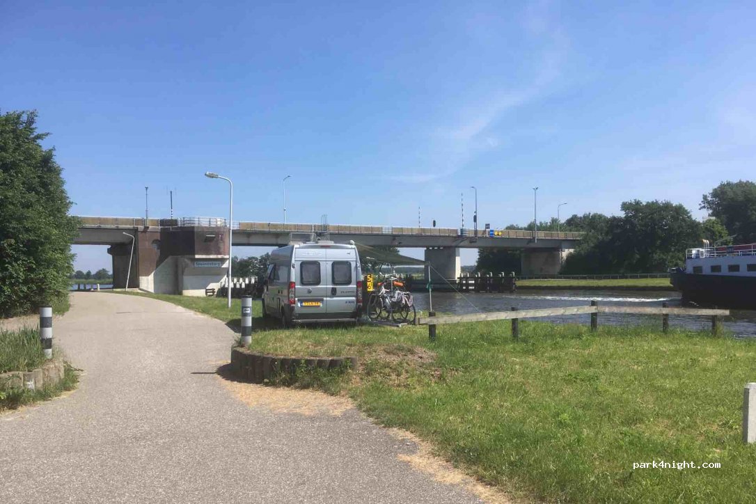 (8522) Tjerkgaast - Kanaelsdyk — foto 3
