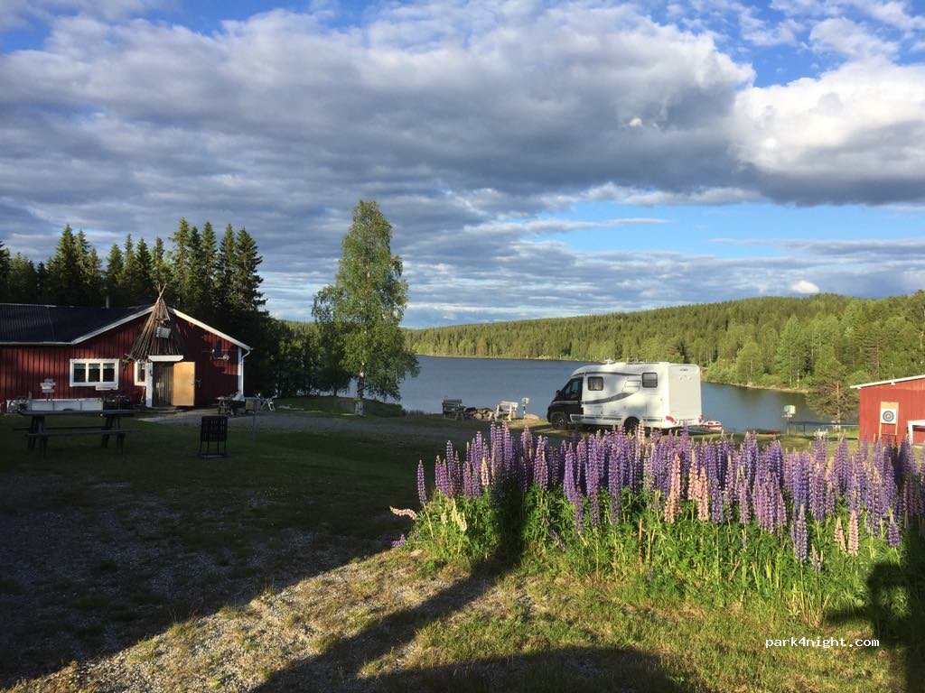 Rödvattnet Camping — foto