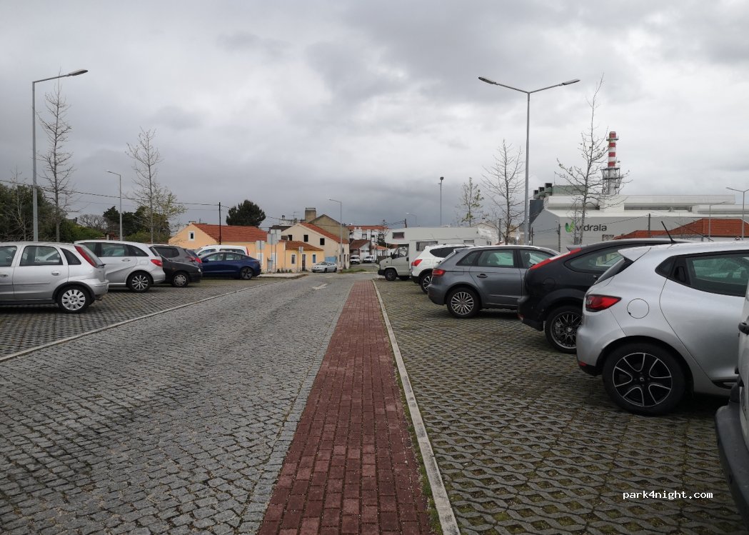 (2430) Marinha Grande - 29 Rua Vieira de Leiria — foto 2