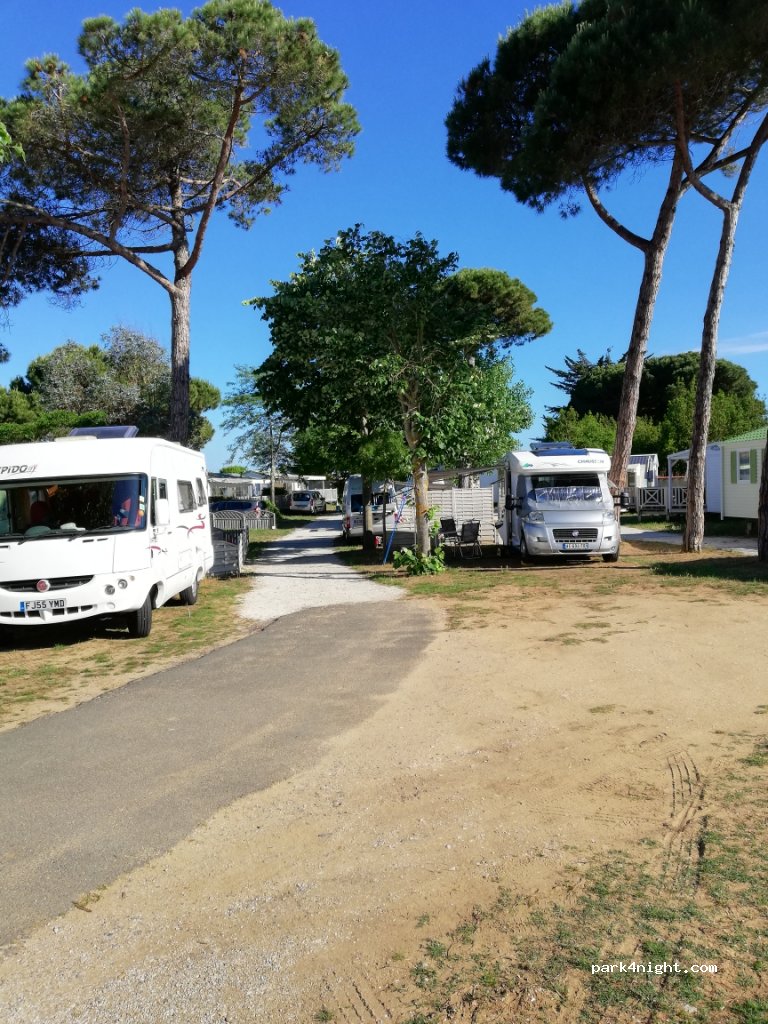 Camping Les Pins — foto