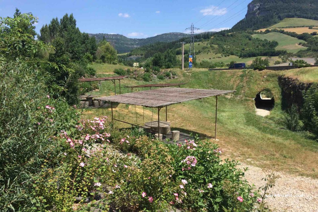 (12250) Roquefort-sur-Soulzon - D23 — foto 3