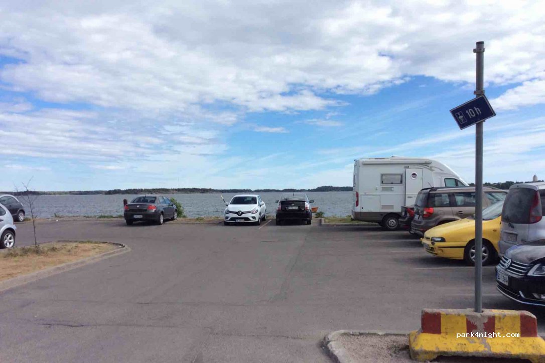 (00160) Helsinki - 17a Katajanokanranta — foto