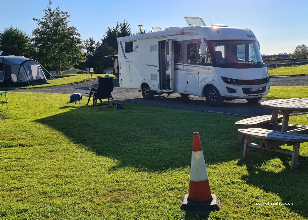 Red Deer Village Holiday Park — foto