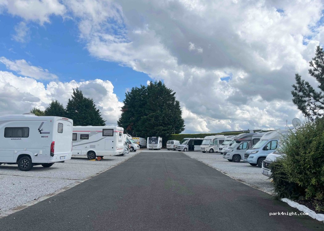 Red Deer Village Holiday Park — foto 4