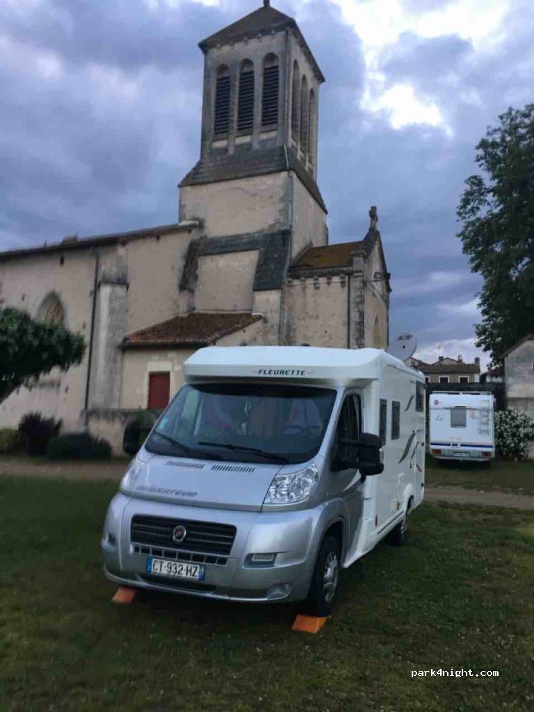 (24360) Varaignes - Rue Principale — foto 2
