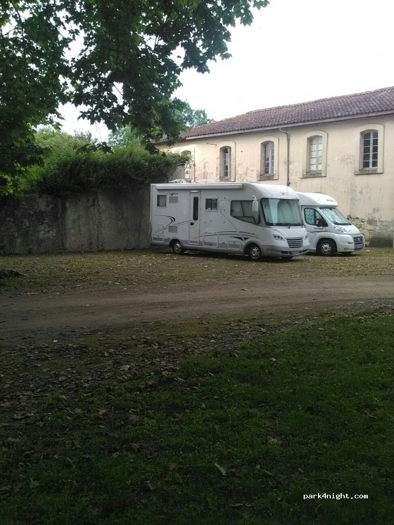 (40380) Poyanne - 50 Place Gratien de Lerm — foto