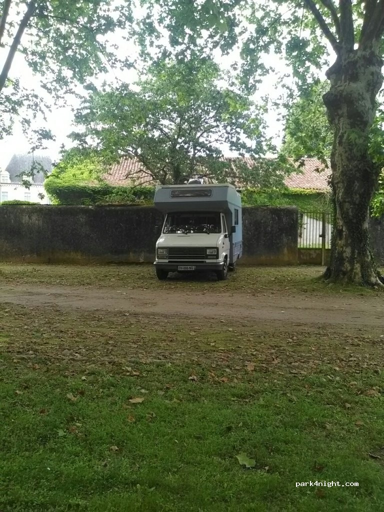 (40380) Poyanne - 50 Place Gratien de Lerm — foto 2