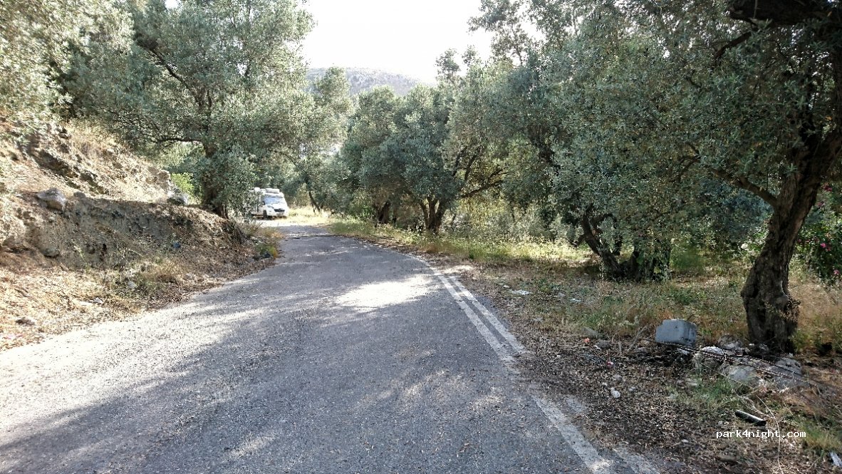 (740 53) Spili - 26 Eparchiaki Odos Rethimou-Agias Galinis — foto